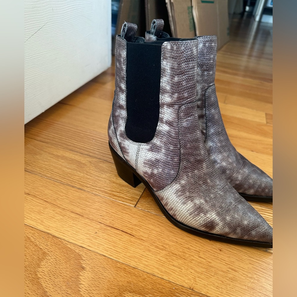 Paige Willa Python Chelsea Boots Size 8.5 - Picture 4 of 7
